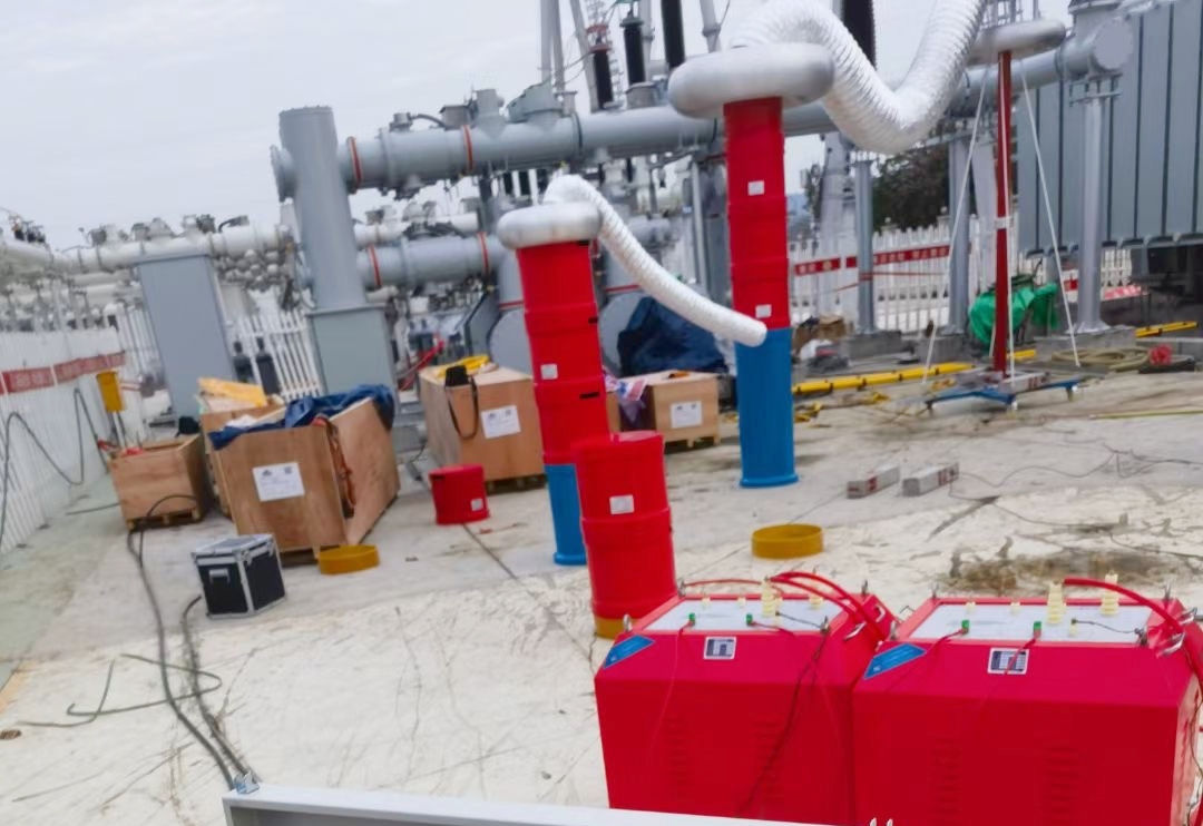 1721296646205337.jpg 串聯(lián)諧振現(xiàn)場(chǎng)照片1_副本.jpg